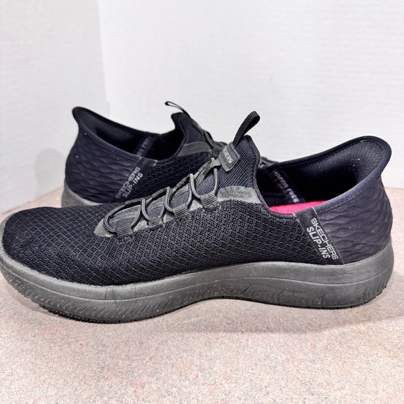 Skechers Men’s Black Slip-in Summit 8.5 Hands Free Work Slip-Resistant Sneakers - Picture 1 of 8